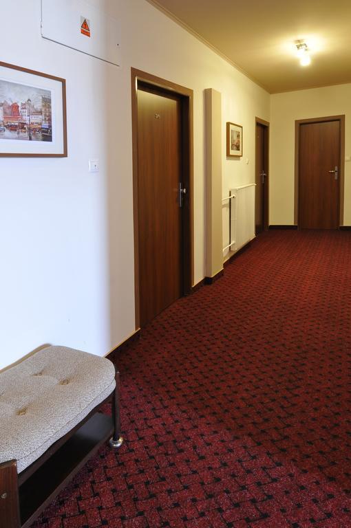 โฮเต็ล วิลเฮล์ม Hotel ปราก ภายนอก รูปภาพ
