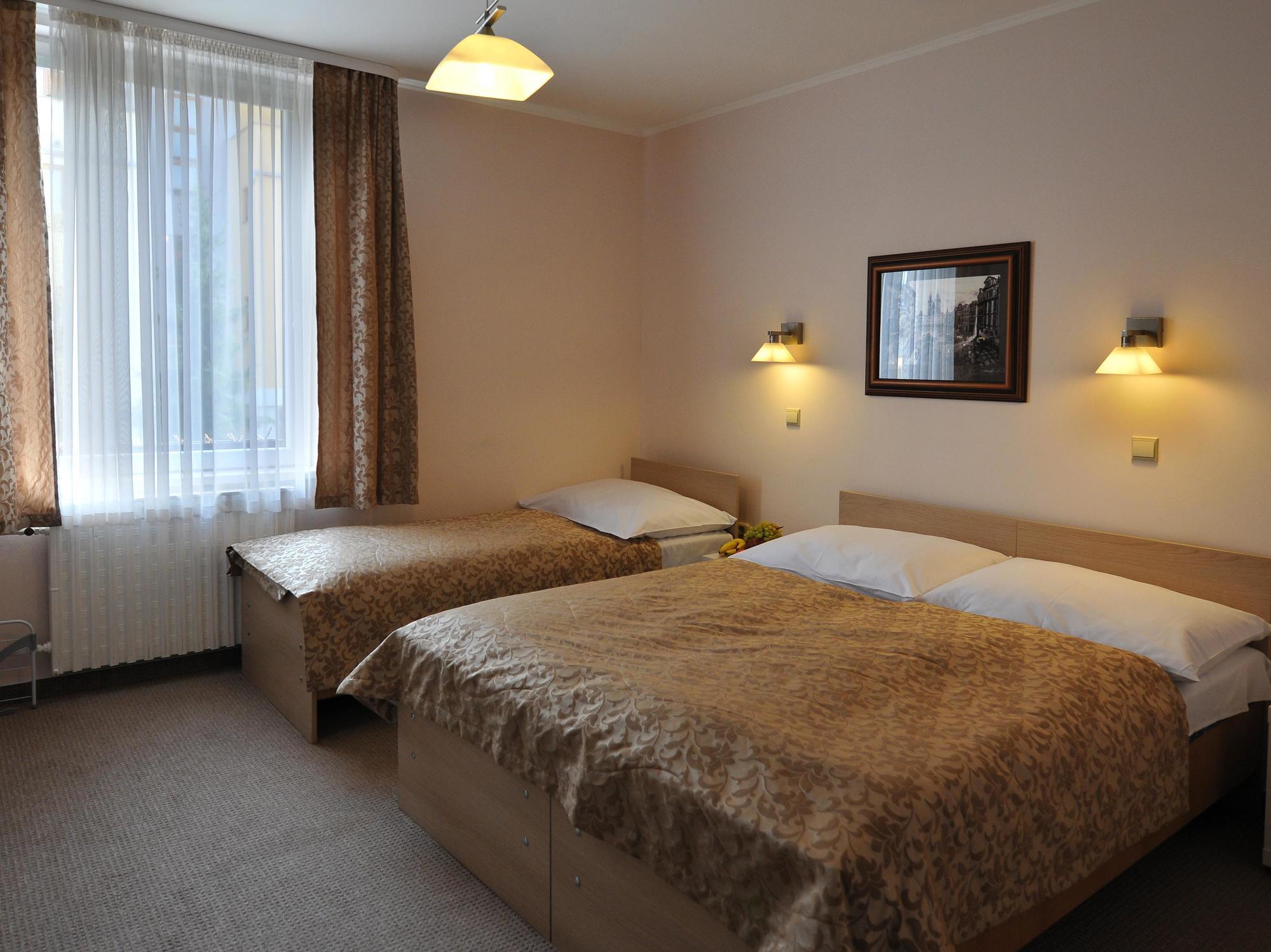 โฮเต็ล วิลเฮล์ม Hotel ปราก ภายนอก รูปภาพ
