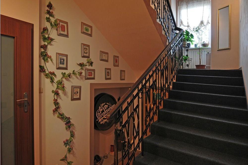 โฮเต็ล วิลเฮล์ม Hotel ปราก ภายนอก รูปภาพ