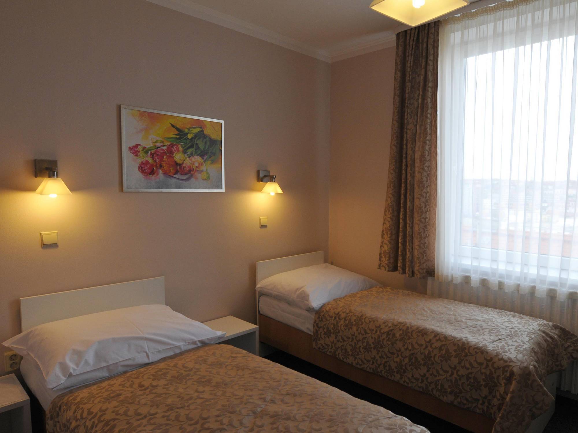 โฮเต็ล วิลเฮล์ม Hotel ปราก ภายนอก รูปภาพ